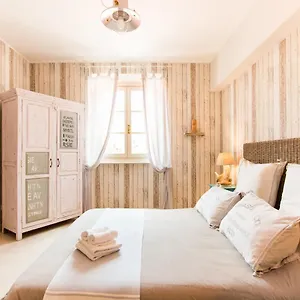 le-camere-pietrasantine-centro-storico.it-tuscanyhotel.com/